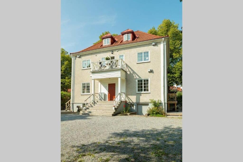 Central Beautiful Modern Accommodation Near Stockholm City Exterior photo